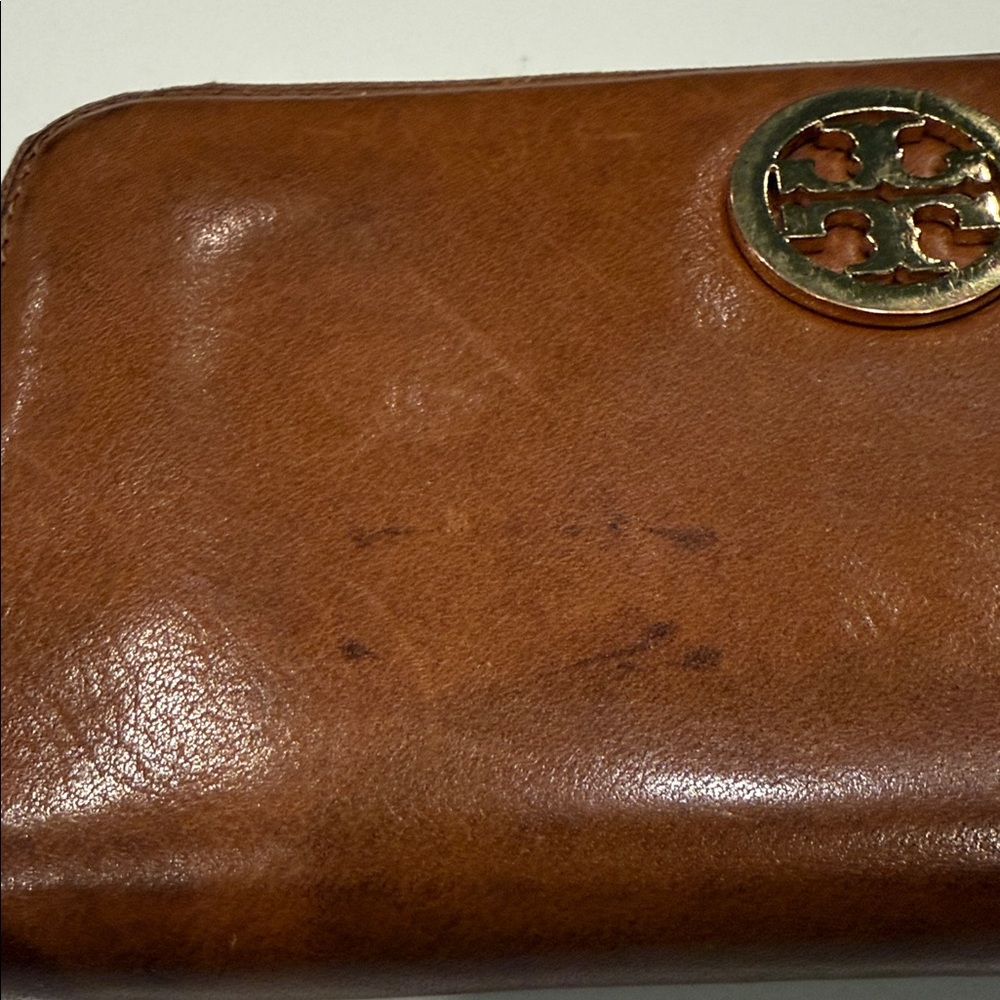 Tory Burch Brown Leather Wallet with Gold Logo - Picture 6 of 14
